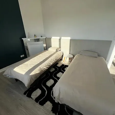 Charmante Maison A Avec Jardin Privatif *