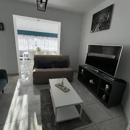 Holiday home Charmante Maison A Avec Jardin Privatif